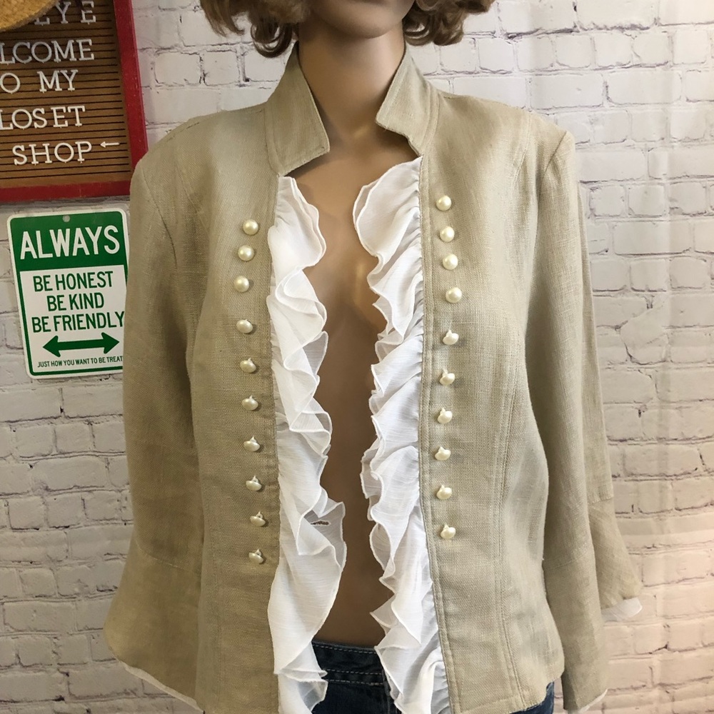 INSIGHT TAN LINEN WITH WHITE RUFFLED FRONT & ON ARMS  BUTTONS JACKET/TOP size 8 - Picture 7 of 15